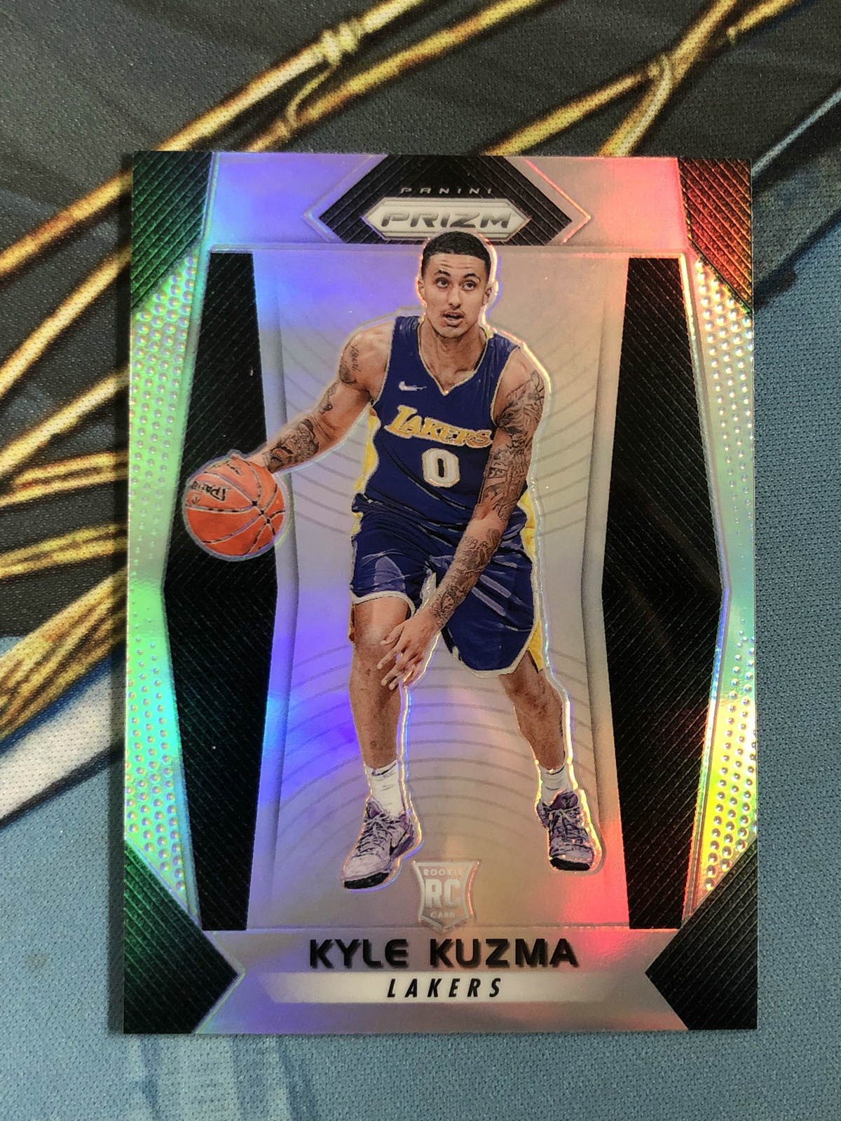 卡>> 1718 panini prizm 新秀 折射 最保值的新秀卡之一 银折 库兹马